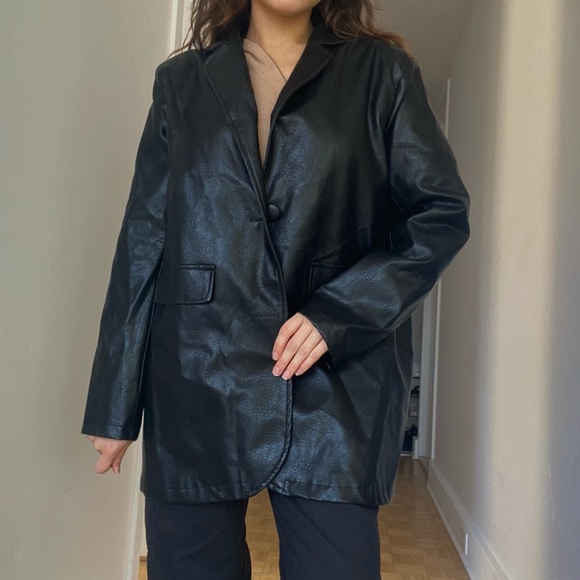 Nasty Gal Oversized vegan leather blazer jacket - Picture 2 of 4